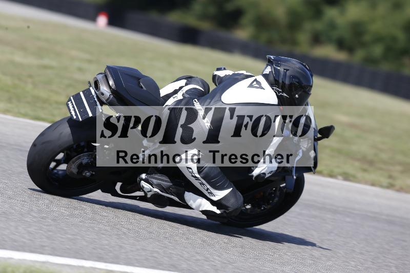 Archiv-2025/49 26.08.2025 Cornu Master School ADR/gruen-vert/75